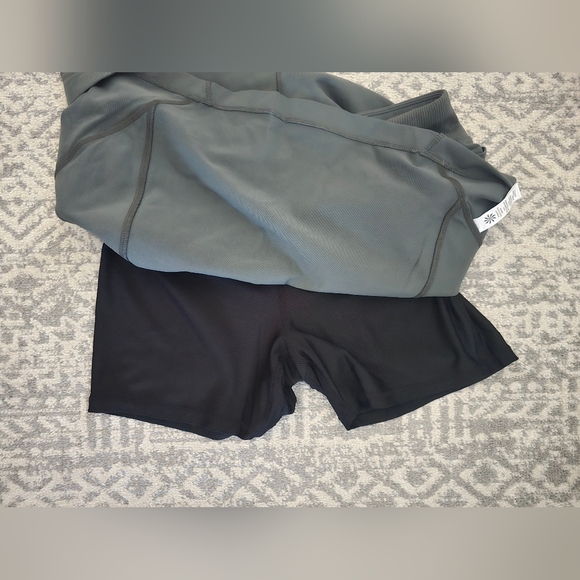 Athelta Excursion Skort Jasper Green Size Small EUC - Picture 7 of 8